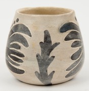 CARL COOPER pottery vase with unusual painted and&nbsp;sgraffito decoration,&nbsp; incised "Carl Cooper 1945", 10cm high&nbsp; - 2