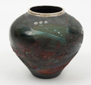 GUS McLAREN&nbsp;"Pilbara Landscape" studio pottery vase, incised signature to base, 15cm high - 2