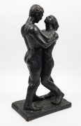 Bronze statue of an embracing couple, 20th century, signed "Galleria R. Romanoffi.....", ​​​​​​​47cm high - 4