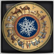 VERSACE group of eight Christmas porcelain platters, made for Rosenthal, in original boxes, factory mark to base, 33cm diameter - 5