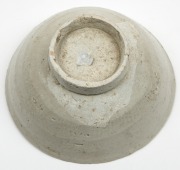 Three antique Chinese shipwreck porcelain bowls, Ming Dynasty, ​​​​​​​the largest 8cm high, 16.5cm diameter - 2