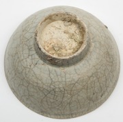 Three antique Chinese shipwreck porcelain bowls, Ming Dynasty, ​​​​​​​the largest 8cm high, 16.5cm diameter - 4