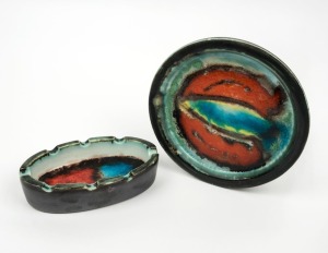 ELLIS pottery dish and ashtray, (2 items) incised "Ellis", the dish 21.5cm diameter.