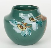 NEWTONE&nbsp;pottery vase with hand-painted floral decoration by DAISY MERTON, stamped and signed "Newtone Pottery, Sydney, Hand Painted, D. Merton", 9cm high. - 2