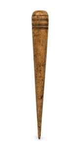 An antique whalebone fid with seven engraved bands to handgrip, 18th/19th century, 31.5cm long