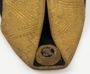 Officer's bicorn hat with embroidered gilt decoration, ​​​​​​​15cm high, 34cm wide. - 2