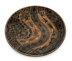 CARL COOPER pottery bowl with Aboriginal motif, incised "Carl Cooper, Australia, 1949", 23cm diameter