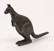 Two cast metal kangaroo statues, 19th/20th century, 12cm and 9cm high - 3