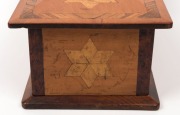 An antique New Zealand specimen timber box inlaid with star motif, 19th century, ​​​​​​​13cm high, 33cm wide, 18cm deep - 5