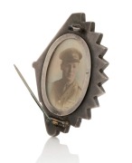WW1 ANZAC. Fine sterling silver and floral enamel fan-shaped brooch with photo window on reverse and black and white photo portrait of an Anzac soldier, circa 1915, 5.5cm wide - 2