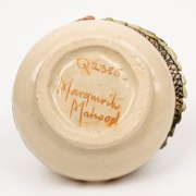 MARGUERITE MAHOOD pierced pottery bowl with applied dragon decoration, incised "Marguerite Mahood", 5.5cm high, 10.5cm wide - 5