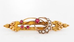 HALLEY'S COMET antique Australian gold bar brooch, set with seed pearls and red stones, circa 1910, marks rubbed but most likely a Melbourne maker, 6cm wide, 3.4 grams