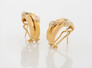 A pair of Italian 18ct yellow gold earrings, late 20th century, 2cm high, 11.1 grams