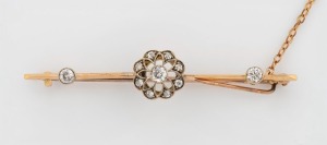 An antique Australian 15ct yellow gold brooch, set with white diamonds, 19th/20th century, stamped "15ct" with additional maker's marks (illegible), ​​​​​​​5.5cm wide, 4.9 grams