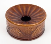 BENDIGO POTTERY spittoon with grape leaf motif, 8cm high, 17cm diameter - 2