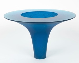 SIMON BUTLER Australian blue art glass bowl, 20cm high, 31cm diameter