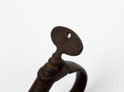 HIATT&nbsp;No.3 antique handcuffs with original key, 25cm wide overall - 3