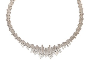 A stunning vintage 18ct white gold choker necklace, set with 29 brilliant cut white diamonds (approximately 3.5ct), 42cm long, 41 grams