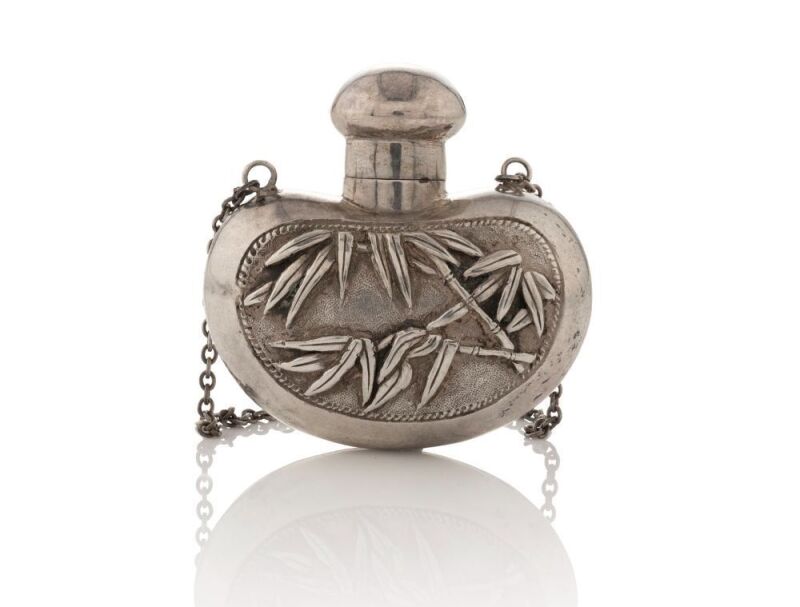 An antique Chinese export silver scent bottle, 19th century, 4.5cm high