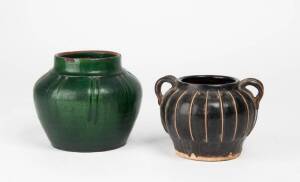 Two Chinese stoneware jars, one green glaze, one black, largest 12cm high