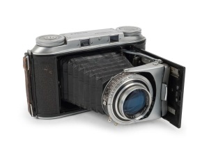 VOIGTLÄNDER: 1951 Bessa II vertical-folding camera, bold-inscription variant, with Color-Skopar 105mm f3.5 lens [#3179209] and Compur-Rapid shutter. The Bessa II constituted the final and arguably best iteration of the iconic Bessa camera range.