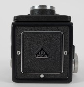 FRANKE & HEIDECKE: Black-body Rolleicord&nbsp;Vb&nbsp;TLR&nbsp;camera, circa 1973,&nbsp;with Xenar&nbsp;75mm f3.5 lens [#11271433] and&nbsp;Synchro-Compur&nbsp;X shutter, with lens cap. - 6