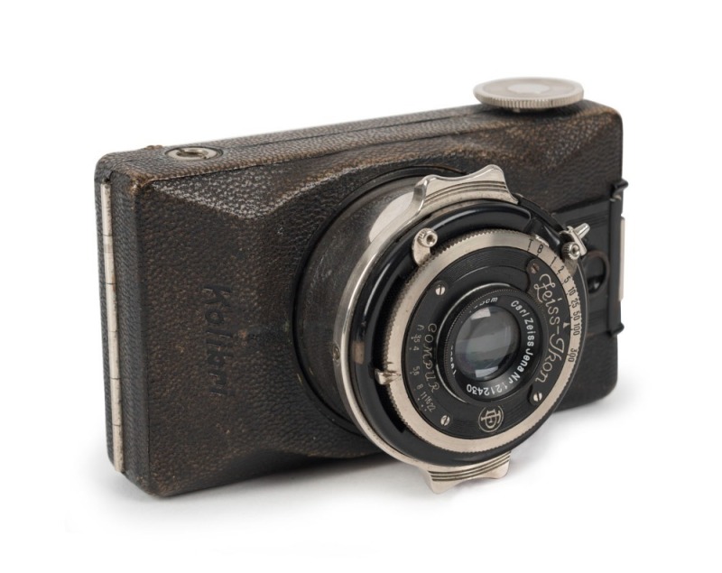 ZEISS IKON: Kolibri 523/18 127 rollfilm camera [#S.55149], circa 1930, with Tessar 50mm f3.5 lens [#1212430] and Compur shutter.