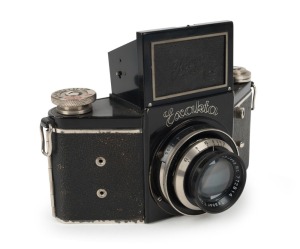 IHAGEE: Black-body Exakta B type 4.1 SLR camera [#450038], circa 1935, with Tessar 75mm f2.8 lens [#772814].