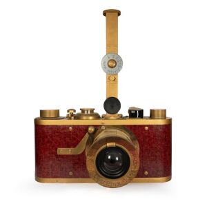 LEITZ: Enormous point-of-sale, custom built Leica model with "coupled" viewfinder. 218cm high overall including viewfinder, 178cm wide, 90cm deep including lens (45cm without). Believed to be the largest "model" Leica ever built.