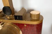 LEITZ: Enormous point-of-sale, custom built Leica model with "coupled" viewfinder. 218cm high overall including viewfinder, 178cm wide, 90cm deep including lens (45cm without). Believed to be the largest "model" Leica ever built. - 5