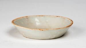 A small Qingbai bowl, with moulded design, Fujian, 13th/14th century, 13.5cm diameter