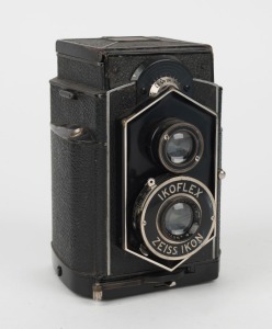 ZEISS IKON: Original Ikoflex 850/16 TLR camera [#Y 12162], circa 1934, with Novar 80mm f4.5 lens.