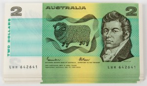 TWO DOLLARS, Johnston/Fraser (1985) (R.89), two consecutive runs of notes LHH 642606/639 and LHH 642641/674; Unc; also $1 (1) and $2 (5) not Unc. (Total: 74). 