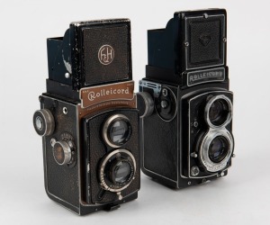 FRANKE & HEIDECKE: Two TLR cameras - one circa 1959 Rolleicord Va [#1919115] with Xenar 75mm f3.5 lens [#3372300], and one circa 1936 Rolleicord Ia with Triotar 75mm f3.5 lens [#782401]. (2 cameras)