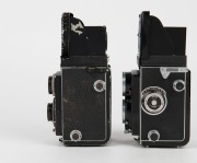 FRANKE & HEIDECKE: Two TLR cameras - one circa 1959&nbsp;Rolleicord&nbsp;Va&nbsp;[#1919115] with Xenar&nbsp;75mm f3.5 lens [#3372300], and one&nbsp;circa 1936 Rolleicord Ia with Triotar&nbsp;75mm f3.5 lens [#782401]. (2 cameras) - 4