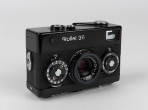 FRANKE & HEIDECKE: German-made black-body Rollei 35 compact camera, circa 1967, with Tessar 40mm f3.5 lens [#4747907].