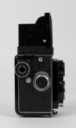 FRANKE & HEIDECKE: Rolleicord IIa TLR camera [#803856], circa 1938, with Triotar 75mm f3.5 lens [#2558197] and Compur shutter. Presented in maker's box with documentation in German, red plastic Rollei pendant, and shutter release cable. - 5