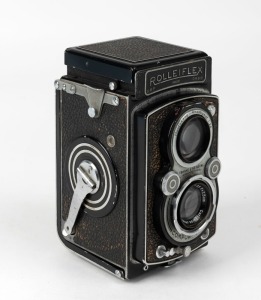 FRANKE & HEIDECKE: Rolleiflex Automat I TLR camera [#684335], circa 1938, with Tessar 75mm f3.5 lens [#160074] and Compur-Rapid shutter. 