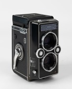 FRANKE & HEIDECKE: Rollei Magic II TLR camera [#2543002], circa 1966, with Xenar 75mm f3.5 lens [#6589038].