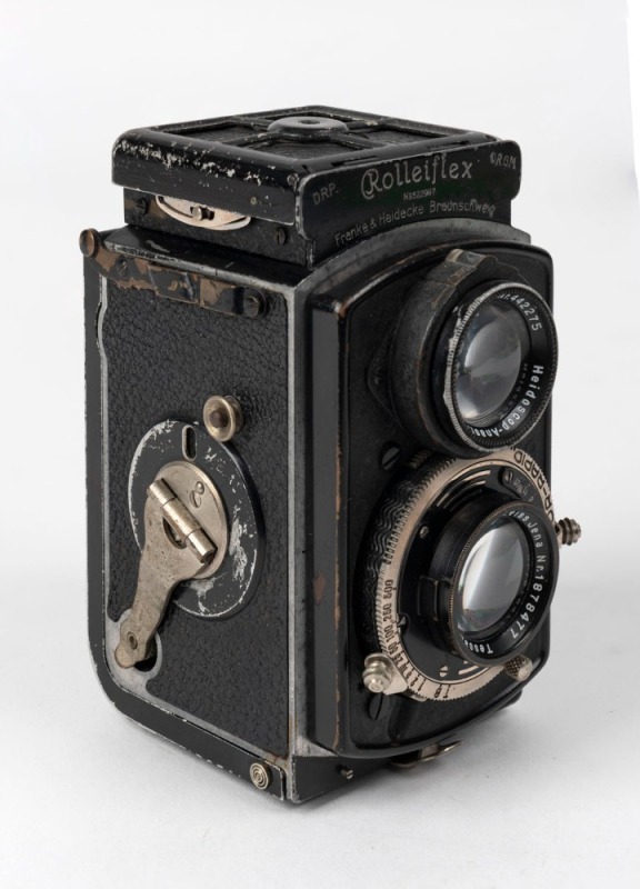 FRANKE & HEIDECKE: Rolleiflex 4x4 'Black Baby' TLR camera [#522997], circa 1936, with Tessar 60mm f2.8 lens [#1878477] and Compur-Rapid shutter. This example was the fourth-last to be produced.