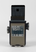 FRANKE & HEIDECKE: Rolleiflex 4x4 'Grey Baby'&nbsp;TLR&nbsp;camera, circa 1959, with Xenar&nbsp;60mm f3.5 lens [#5277155] and&nbsp;Synchro-Compur&nbsp;shutter, with plastic lens cap. - 4
