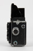 FRANKE & HEIDECKE: Rolleiflex Automat I TLR camera [#741081], circa 1938, with Tessar 75mm f3.5 lens [#2244273] and Compur-Rapid shutter, together with metal lens cap. - 3