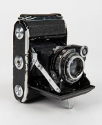 ZEISS IKON: Super Ikonta A 531 vertical-folding camera, circa 1937, with Tessar 70mm f3.5 lens [#2014087].