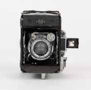 ZEISS IKON: Super Ikonta A 531 vertical-folding camera [#G 71463], circa 1950, with rare Novar 75mm f3.5 lens. - 2