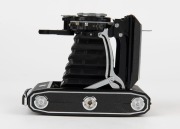 ZEISS IKON: Super Ikonta C 531/2 vertical-folding camera [#F 97824], circa 1938, with Novar 105mm f3.5 lens. - 5