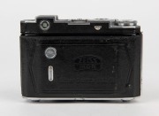 ZEISS IKON: Super Ikonta B 532/16 horizontal-folding camera [#F 5156], circa 1938, with Tessar 80mm f2.8 lens [#2102152] and Compur-Rapid shutter. - 3