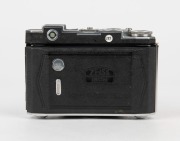 ZEISS IKON: Super Ikonta B 532/16 horizontal-folding camera [#T 9693], circa 1952, with Tessar 80mm f2.8 lens [#651417] and Synchro-Compur shutter. - 3