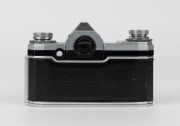 KAMERA-WERKST&Auml;TTEN: Circa 1958 Praktina IIa SLR camera [#107 565] with Flexon 50mm f2 lens {#5471997] and front lens cap. Together with maker's box, leather body casing, lens hood, rapid-wind lever accessory, and instruction booklet. - 4