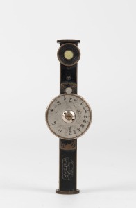 LEITZ: Black Leica FODUA rangefinder, circa 1924, with indications in feet.