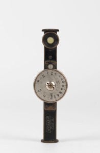 LEITZ: Black Leica FODUA rangefinder, circa 1924, with indications in feet.